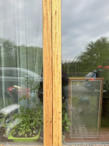 FE165E91-F853-4E5B-B41D-CDF636416D83